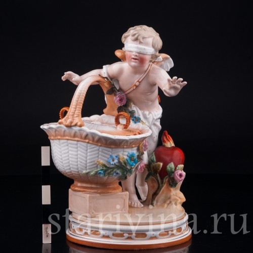 Фарфорвая статуэтка Амур с корзиной, A. W. Fr. Kister Porzellanmanufaktur, Scheibe-Alsbach, Германия, 19 в.