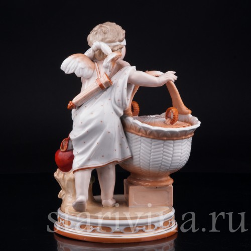 Фарфорвая статуэтка Амур с корзиной, A. W. Fr. Kister Porzellanmanufaktur, Scheibe-Alsbach, Германия, 19 в.