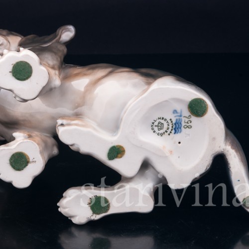 Фарфоровая статуэтка собаки Такса с завернутым ухом, Royal Copenhagen, Дания, 1963 г.