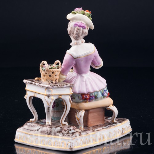 Девушка с цветами, Дрезден, Германия, 19 в