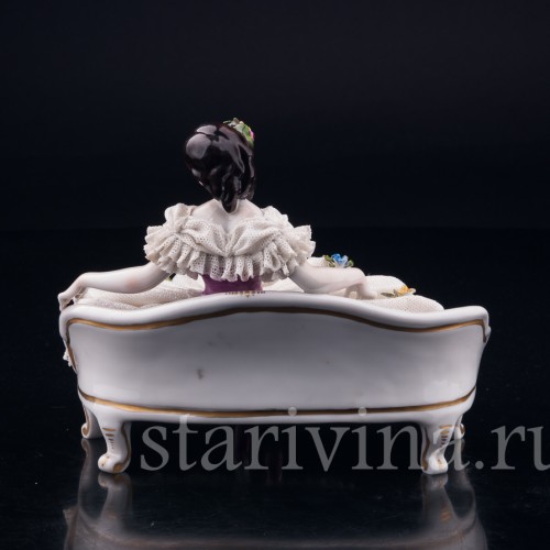 Девушка на диване, кружевная, Volkstedt, Германия, вт. пол. 20 в