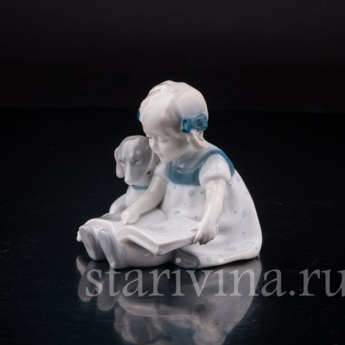 Девочка с собакой, читающие книжку, Pfeffer, Германия, 1900-34 гг