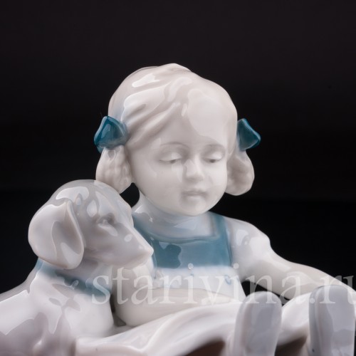 Девочка с собакой, читающие книжку, Pfeffer, Германия, 1900-34 гг