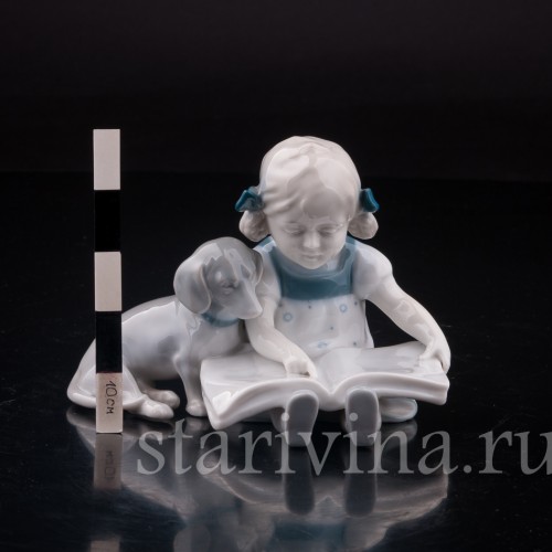 Девочка с собакой, читающие книжку, Pfeffer, Германия, 1900-34 гг