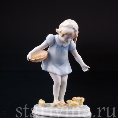 Девочка, кормящая цыплят, Metzler & Ortloff, Германия, 1930-72 гг