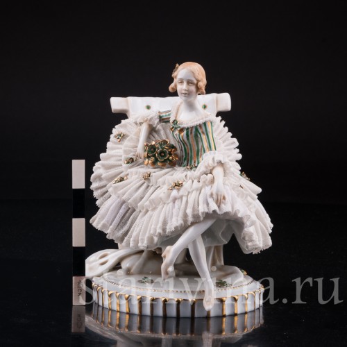 Девушка на диване, кружевная, E. A. Muller, Германия, нач. 20 в