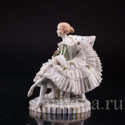 Девушка на диване, кружевная, E. A. Muller, Германия, нач. 20 в