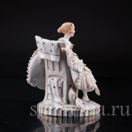 Девушка на диване, кружевная, E. A. Muller, Германия, нач. 20 в