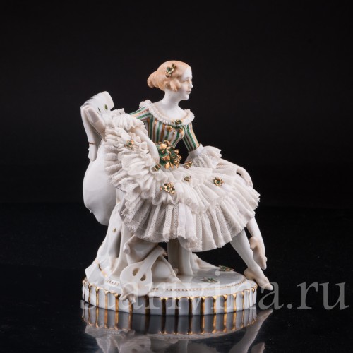 Девушка на диване, кружевная, E. A. Muller, Германия, нач. 20 в