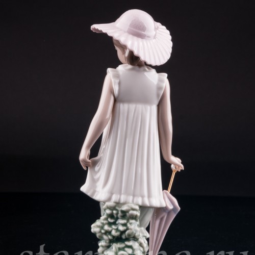 Девочка с зонтиком, NAO, Испания, после 1990 г