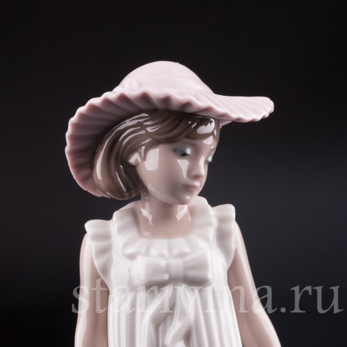 Девочка с зонтиком, NAO, Испания, после 1990 г