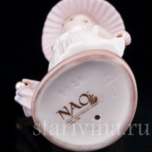 Девочка с зонтиком, NAO, Испания, после 1990 г