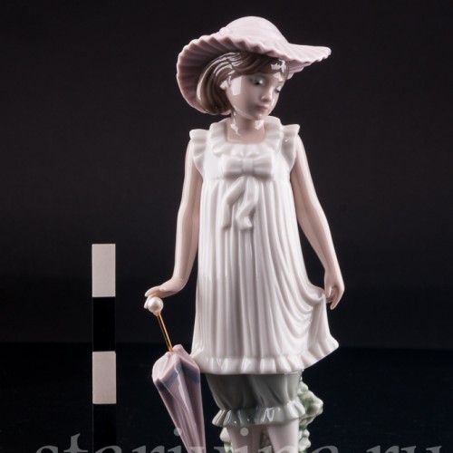 Девочка с зонтиком, NAO, Испания, после 1990 г