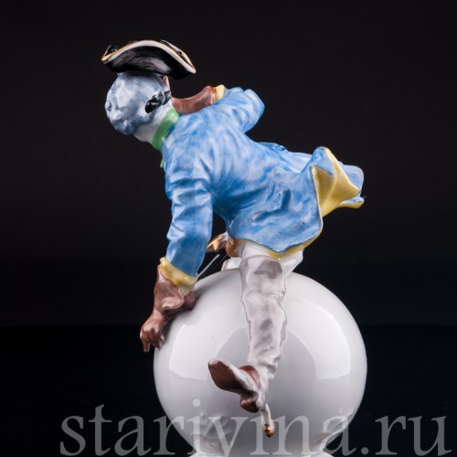 Фигурка из фарфора Мюнхгаузен на ядре, Дрезден, Германия, пер. пол. 20 в.