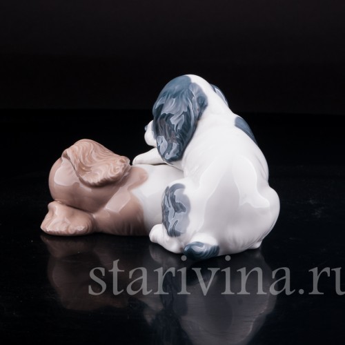 Фигурка собак из фарфора Два щенка, NAO, Испания, вт. пол. 20 века.