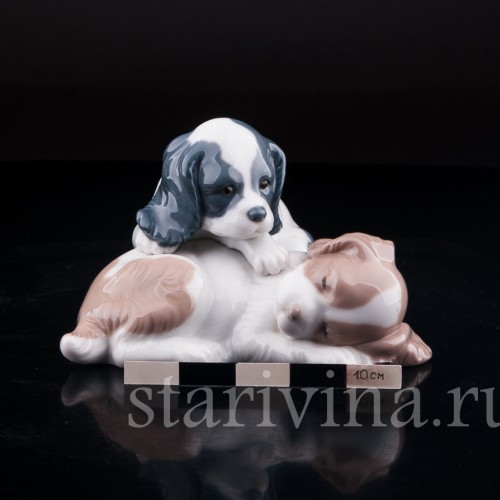 Фигурка собак из фарфора Два щенка, NAO, Испания, вт. пол. 20 века.