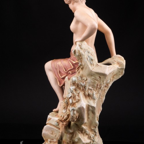 Фигурка девушки из фарфора Купальщица, Royal Dux, Чехия, нач. 20 в.