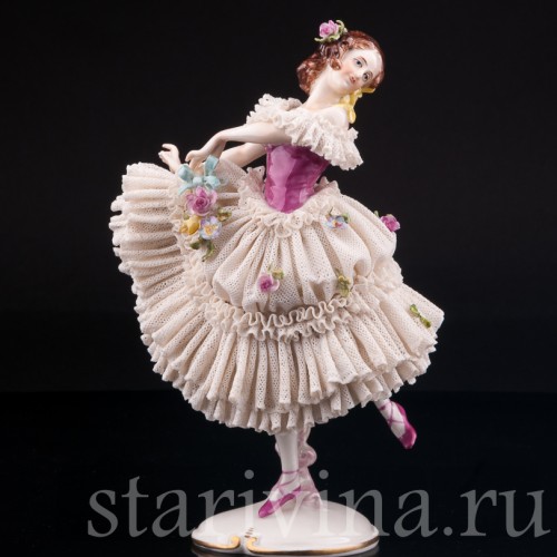 Фарфорвая статуэтка Танцующая девушка, кружевная, Volkstedt, Германия, сер. 20 в.