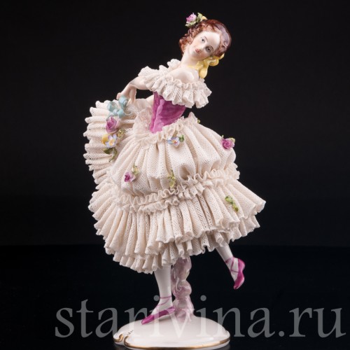 Фарфорвая статуэтка Танцующая девушка, кружевная, Volkstedt, Германия, сер. 20 в.