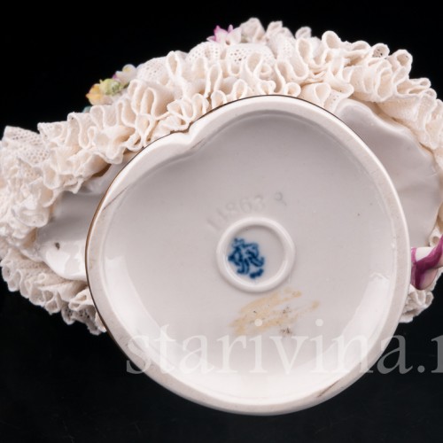 Фарфорвая статуэтка Танцующая девушка, кружевная, Volkstedt, Германия, сер. 20 в.