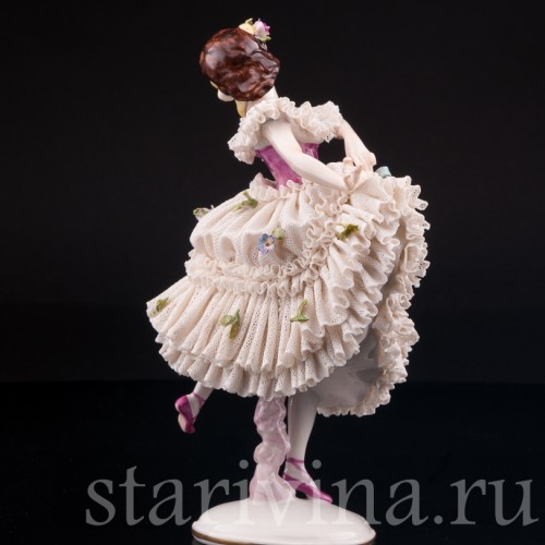 Фарфорвая статуэтка Танцующая девушка, кружевная, Volkstedt, Германия, сер. 20 в.