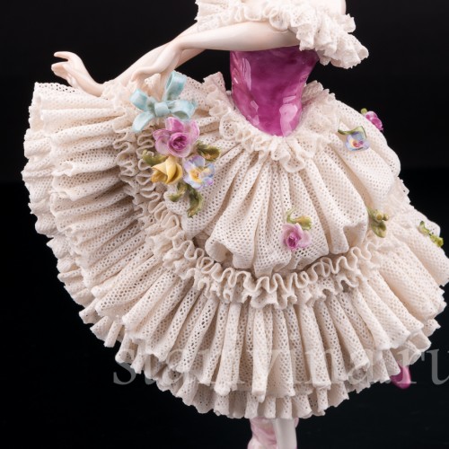 Фарфорвая статуэтка Танцующая девушка, кружевная, Volkstedt, Германия, сер. 20 в.