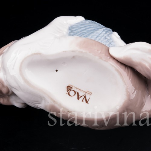 Фарфорвая статуэтка Котенок, играющий с клубком, Lladro, Испания.