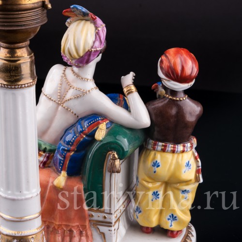 Одалиска и арапчонок с попугаем, лампа, Muller & Co, Германия, нач. 20 в