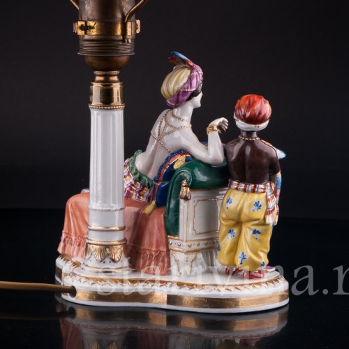 Одалиска и арапчонок с попугаем, лампа, Muller & Co, Германия, нач. 20 в
