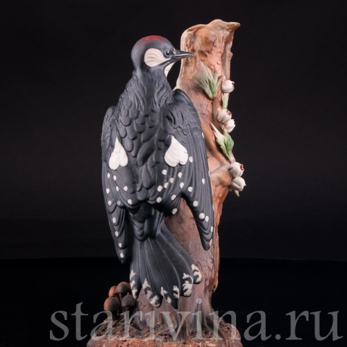 Фарфоровая фигурка птицы Дятел на дереве, Capodimonte, Италия, вт. пол. 20 в.