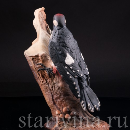 Фарфоровая фигурка птицы Дятел на дереве, Capodimonte, Италия, вт. пол. 20 в.