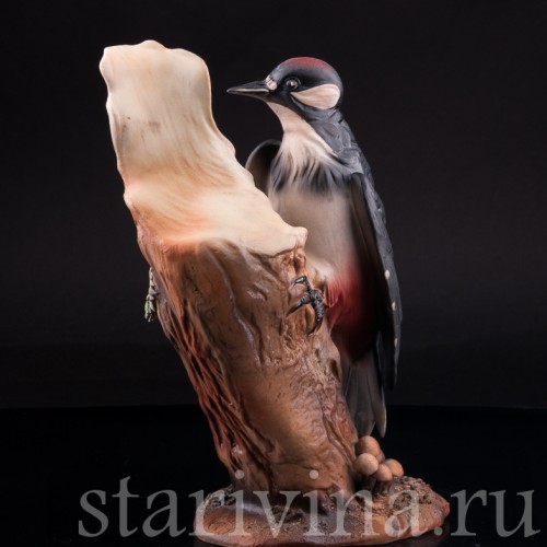 Фарфоровая фигурка птицы Дятел на дереве, Capodimonte, Италия, вт. пол. 20 в.