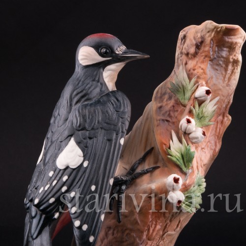 Фарфоровая фигурка птицы Дятел на дереве, Capodimonte, Италия, вт. пол. 20 в.