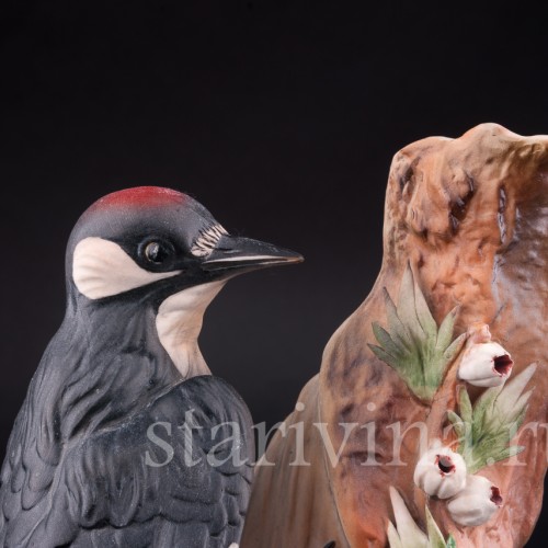 Фарфоровая фигурка птицы Дятел на дереве, Capodimonte, Италия, вт. пол. 20 в.