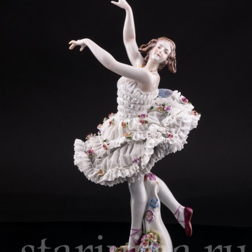 Анна Павлова в балете Бабочка, кружевная, Volkstedt, Германия, нач. 20 в