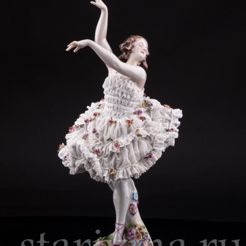 Анна Павлова в балете Бабочка, кружевная, Volkstedt, Германия, нач. 20 в