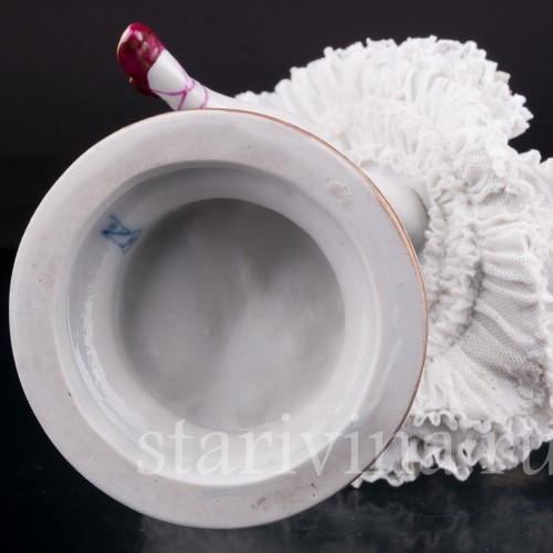 Анна Павлова в балете Бабочка, кружевная, Volkstedt, Германия, нач. 20 в