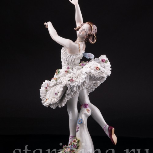 Анна Павлова в балете Бабочка, кружевная, Volkstedt, Германия, нач. 20 в