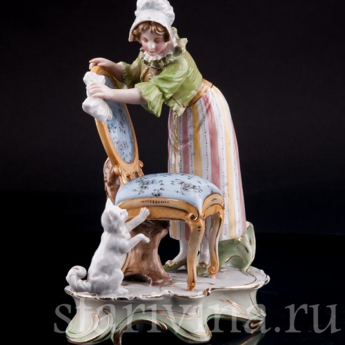 Горничная с кошкой, Volkstedt, Германия, кон. 19 в