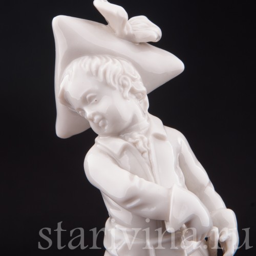 Статуэтка из фарфора Мальчик на постаменте, Nymphenburg, Германия, 1959 г.