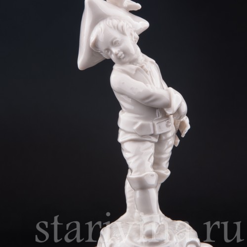Статуэтка из фарфора Мальчик на постаменте, Nymphenburg, Германия, 1959 г.