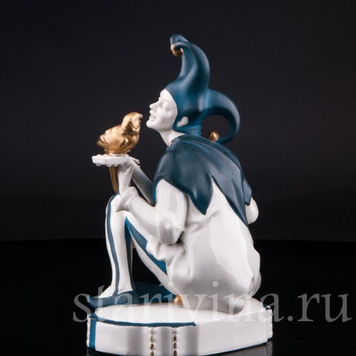 Фарфорвая статуэтка Арлекин с попугаем и лютней, Hertwig & Co, Германия, 1920-30 гг.