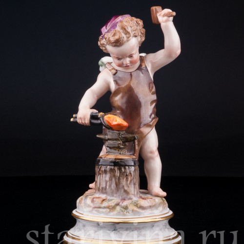 Фарфорвая статуэтка Амур, кующий сердце, Meissen, Германия, кон. 19 - нач. 20 вв.