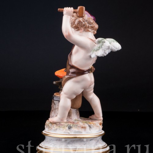 Фарфорвая статуэтка Амур, кующий сердце, Meissen, Германия, кон. 19 - нач. 20 вв.