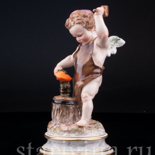 Фарфорвая статуэтка Амур, кующий сердце, Meissen, Германия, кон. 19 - нач. 20 вв.