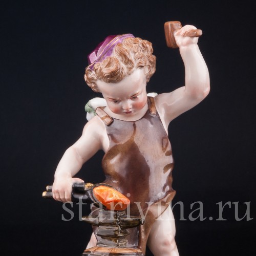Фарфорвая статуэтка Амур, кующий сердце, Meissen, Германия, кон. 19 - нач. 20 вв.