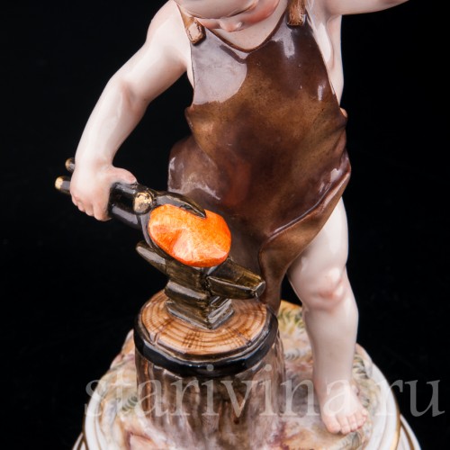 Фарфорвая статуэтка Амур, кующий сердце, Meissen, Германия, кон. 19 - нач. 20 вв.