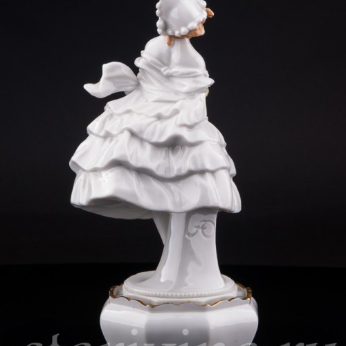 Статуэтка балерины из фарфора Коломбина (балет Карнавал), Volkstedt, Германия, до 1935 г.