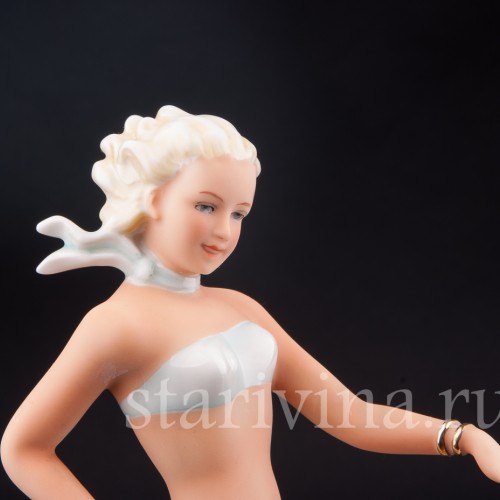 Статуэтка из фарфора Девушка с борзой, Goebel, Германия, 1953-75 гг.