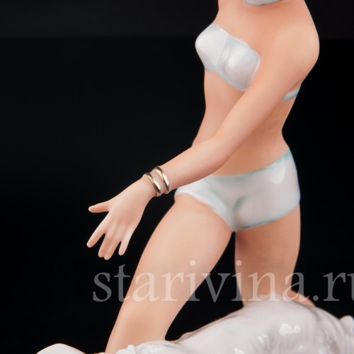 Статуэтка из фарфора Девушка с борзой, Goebel, Германия, 1953-75 гг.